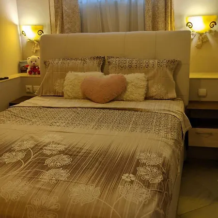 Emanuela Sunnyside Apartment