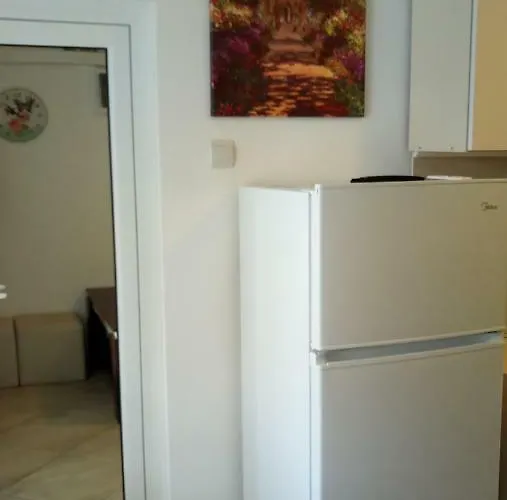 Emanuela Sunnyside Kavala